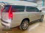 2021 Cadillac Escalade Premium Luxury Platinum z VIN 1GYS4DKL6MR242198, wystawiony jako Copart lot #69704105 z przebiegiem 63 350 mil mil oraz Czysty tytuł • Clean title. Historia ofert i sprzedaży dostępna na DreamBid. Obrazek 4.