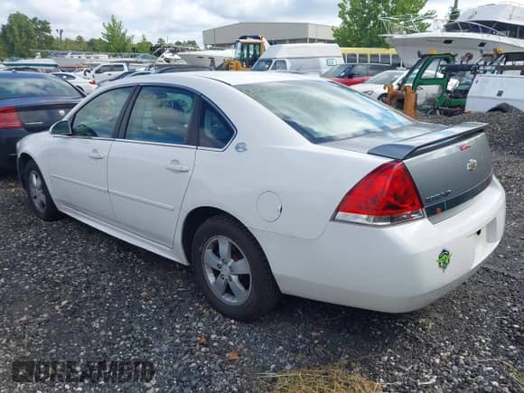 2009 Chevrolet Impala LT z VIN 2G1WT57K491125647, wystawiony jako IAAI lot #43152711 z przebiegiem Nie podano mil oraz . Historia ofert i sprzedaży dostępna na DreamBid. Obrazek 3.