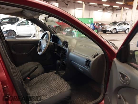 2001 Chevrolet Metro Lsi с VIN 2C1MR522516702971, выставлен на аукционе IAAI как лот 41829876 с пробегом 195 931 миль миль и . История ставок и продаж доступна на DreamBid. Изображение 5.