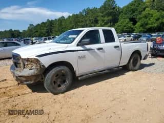 2013 Ram 1500 Tradesman z VIN 1C6RR6FP4DS644042, wystawiony jako Copart lot #61841615 z przebiegiem 153 203 mil mil oraz Szkoda całkowita • Salvage title. Historia ofert i sprzedaży dostępna na DreamBid. Obrazek 1.