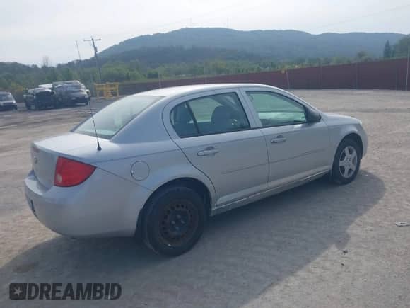 2007 Chevrolet Cobalt LS с VIN 1G1AK55FX77317318, выставлен на аукционе IAAI как лот 43343033 с пробегом 80 011 миль миль и . История ставок и продаж доступна на DreamBid. Изображение 4.