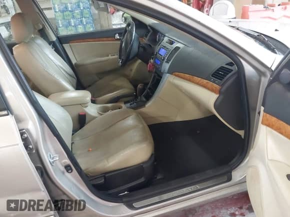 2009 Hyundai Sonata Limited с VIN 5NPEU46F39H420395, выставлен на аукционе IAAI как лот 42915614 с пробегом 254 106 миль миль и . История ставок и продаж доступна на DreamBid. Изображение 5.