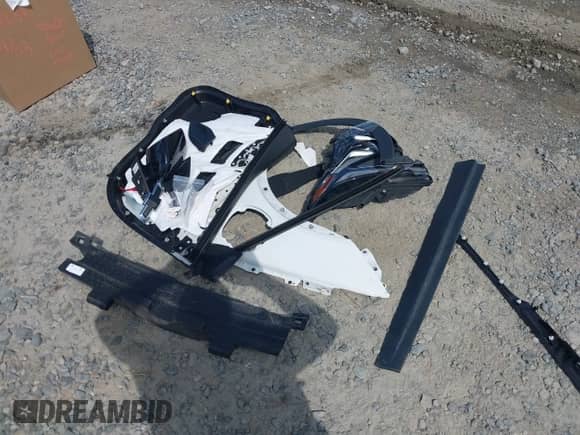 2023 Chevrolet Bolt EV 1LT z VIN 1G1FW6S06P4109972, wystawiony jako IAAI lot #43299280 z przebiegiem 41 780 mil mil oraz . Historia ofert i sprzedaży dostępna na DreamBid. Obrazek 12.