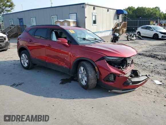 2021 Chevrolet Blazer LT z VIN 3GNKBHR44MS566465, wystawiony jako Copart lot #58693305 z przebiegiem Nie podano mil oraz Szkoda całkowita • Salvage title. Historia ofert i sprzedaży dostępna na DreamBid. Obrazek 4.