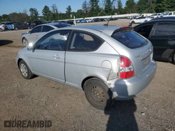 2010 Hyundai Accent GS z VIN KMHCM3AC9AU170911, wystawiony jako Copart lot #69807365 z przebiegiem 94 736 mil mil oraz Szkoda całkowita • Salvage title. Historia ofert i sprzedaży dostępna na DreamBid. Obrazek 2.