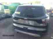 2018 Ford Escape SE z VIN 1FMCU9GD2JUA31982, wystawiony jako IAAI lot #38522249 z przebiegiem 57 384 mil mil oraz . Historia ofert i sprzedaży dostępna na DreamBid. Obrazek 16.