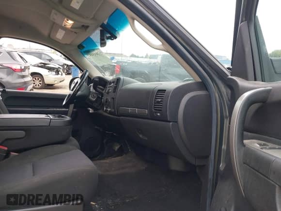 2011 Chevrolet Silverado 1500 LT with VIN 3GCPKSE36BG142049, listed as a IAAI auction lot 43304595 with 175,136 mi miles and . Bid and sale history available at DreamBid. Image 5.