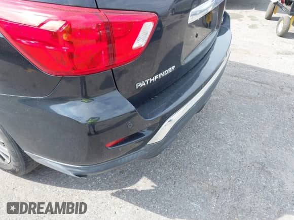 2017 Nissan Pathfinder SV z VIN 5N1DR2MN1HC614098, wystawiony jako IAAI lot #41385181 z przebiegiem 168 114 mil mil oraz . Historia ofert i sprzedaży dostępna na DreamBid. Obrazek 6.