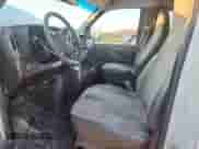 2013 Chevrolet Express Passenger LT с VIN 1GAZG1FAXD1109101, выставлен на аукционе Copart как лот 81935045 с пробегом 214 324 миль миль и Списание • Salvage title. История ставок и продаж доступна на DreamBid. Изображение 7.