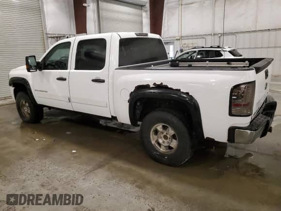 2008 Chevrolet Silverado 1500 1LT with VIN 3GCEK13M78G163370, listed as a Copart auction lot 82440235 with 237,032 mi miles and Salvage title. Bid and sale history available at DreamBid. Image 2.