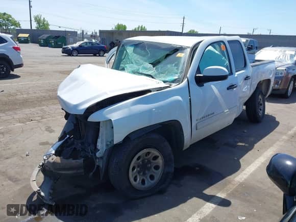 2011 Chevrolet Silverado 1500 LT с VIN 3GCPCSEA5BG111807, выставлен на аукционе IAAI как лот 42098757 с пробегом Не указан миль и . История ставок и продаж доступна на DreamBid. Изображение 2.