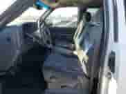 2002 GMC Sierra 1500 SLE z VIN 2GTEK19T421149196, wystawiony jako Copart lot #90694535 z przebiegiem 246 709 mil mil oraz Szkoda całkowita • Salvage title. Historia ofert i sprzedaży dostępna na DreamBid. Obrazek 7.