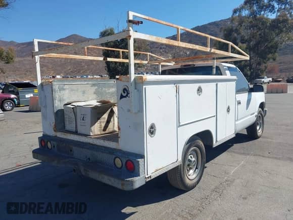 1996 Chevrolet Silverado 3500 с VIN 1GCGC34R1TE222151, выставлен на аукционе IAAI как лот 43496136 с пробегом 236 205 миль миль и . История ставок и продаж доступна на DreamBid. Изображение 4.