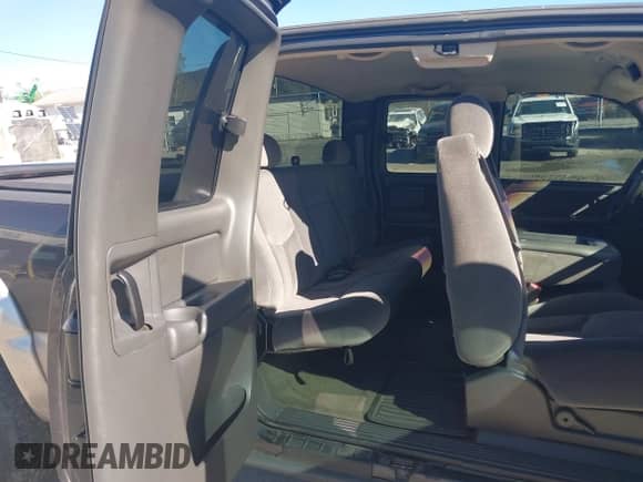 2003 GMC Sierra 1500 SLE z VIN 2GTEK19V031208473, wystawiony jako IAAI lot #43468851 z przebiegiem 153 311 mil mil oraz . Historia ofert i sprzedaży dostępna na DreamBid. Obrazek 8.