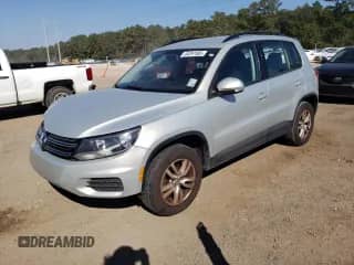 2015 Volkswagen Tiguan S с VIN WVGAV7AX8FW565978, выставлен на аукционе Copart как лот 84397585 с пробегом 105 494 миль миль и Списание • Salvage title. История ставок и продаж доступна на DreamBid. Изображение 1.