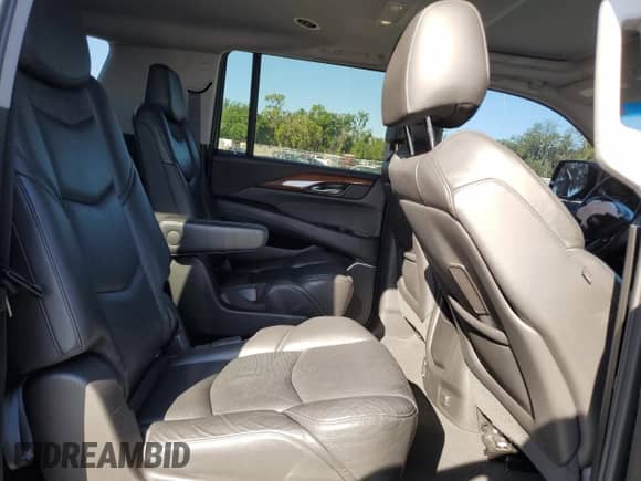 2019 Cadillac Escalade ESV Luxury с VIN 1GYS3HKJ5KR228315, выставлен на аукционе Copart как лот 61169655 с пробегом 86 962 миль миль и Списание • Salvage title. История ставок и продаж доступна на DreamBid. Изображение 11.