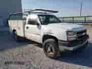 2007 Chevrolet Silverado 2500HD Work Truck z VIN 1GBHC24U17E169352, wystawiony jako Copart lot #64453495 z przebiegiem 245 000 mil mil oraz Szkoda całkowita • Salvage title. Historia ofert i sprzedaży dostępna na DreamBid. Obrazek 4.
