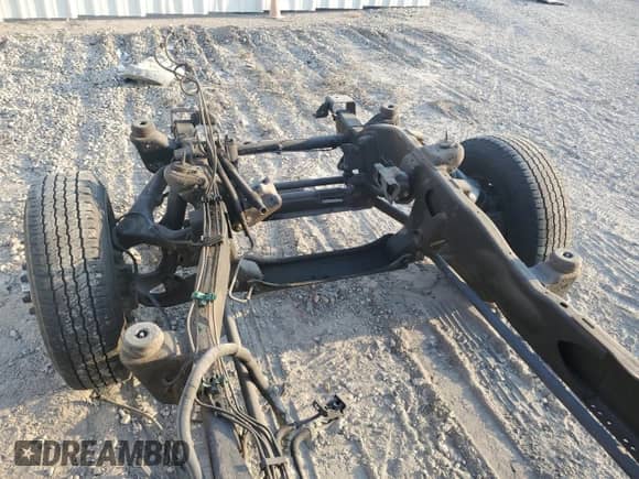 2005 Chevrolet Silverado 3500 с VIN 1GBJC34U05E272962, выставлен на аукционе Copart как лот 75013034 с пробегом Не указан миль и На запчасти • Non repairable. История ставок и продаж доступна на DreamBid. Изображение 8.