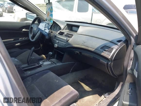 2010 Honda Accord LX-P with VIN 1HGCP2F4XAA102109, listed as a IAAI auction lot 42567314 with Not provided miles and . Bid and sale history available at DreamBid. Image 5.