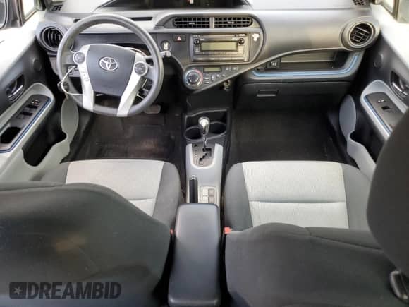 2013 Toyota Prius Two с VIN JTDKDTB34D1049742, выставлен на аукционе Copart как лот 82674945 с пробегом 117 380 миль миль и Списание • Salvage title. История ставок и продаж доступна на DreamBid. Изображение 8.