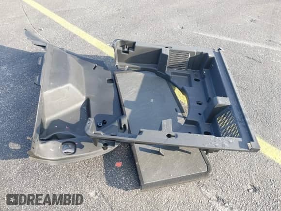 2020 Chevrolet Equinox LS z VIN 2GNAX5EV0L6184263, wystawiony jako IAAI lot #41422633 z przebiegiem 59 636 mil mil oraz . Historia ofert i sprzedaży dostępna na DreamBid. Obrazek 12.