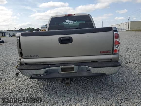 2000 GMC Sierra 1500 SLE с VIN 2GTEK19T0Y1382548, выставлен на аукционе Copart как лот 54320265 с пробегом 304 184 миль миль и Списание • Salvage title. История ставок и продаж доступна на DreamBid. Изображение 6.