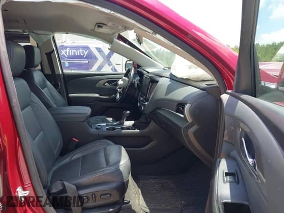 2020 Chevrolet Traverse LT with VIN 1GNERHKW4LJ118263, listed as a IAAI auction lot 42672331 with 78,185 mi miles and . Bid and sale history available at DreamBid. Image 5.
