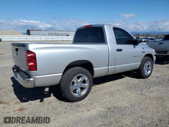 2007 Dodge 1500 SLT z VIN 1D7HA16247J555185, wystawiony jako Copart lot #47497925 z przebiegiem 92 778 mil mil oraz Szkoda całkowita • Salvage title. Historia ofert i sprzedaży dostępna na DreamBid. Obrazek 3.