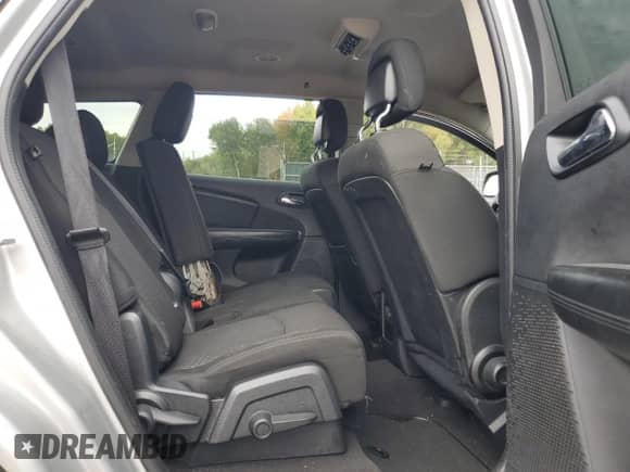 2011 Dodge Journey Mainstreet with VIN 3D4PH1FG6BT559255, listed as a Copart auction lot 82036445 with 172,802 mi miles and Salvage title. Bid and sale history available at DreamBid. Image 10.