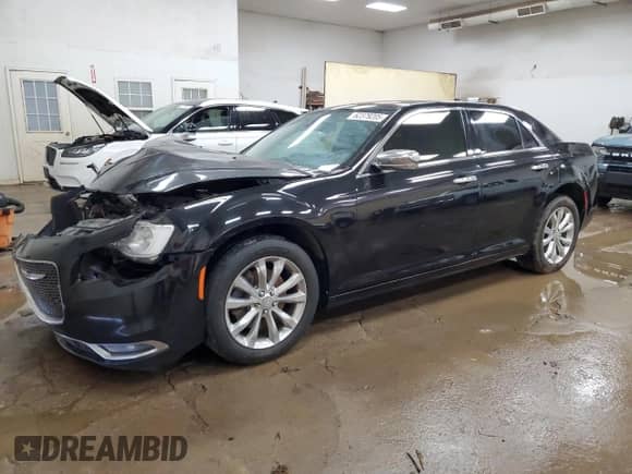 2018 Chrysler 300 Limited z VIN 2C3CCAKGXJH137775, wystawiony jako Copart lot #62379205 z przebiegiem Nie podano mil oraz Czysty tytuł • Clean title. Historia ofert i sprzedaży dostępna na DreamBid. Obrazek 1.