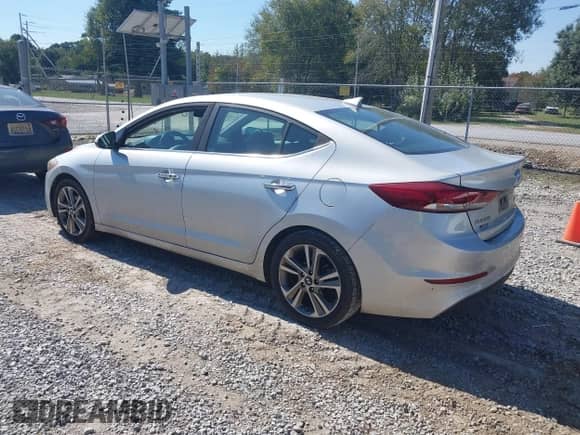 2017 Hyundai Elantra SE с VIN 5NPD84LF2HH089117, выставлен на аукционе IAAI как лот 43421646 с пробегом 240 381 миль миль и . История ставок и продаж доступна на DreamBid. Изображение 3.