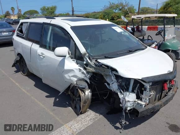 2015 Toyota Sienna SE with VIN 5TDXK3DC2FS621891, listed as a IAAI auction lot 42832318 with 110,420 mi miles and . Bid and sale history available at DreamBid. Image 6.