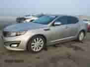 2015 Kia Optima LX z VIN 5XXGM4A78FG473769, wystawiony jako Copart lot #41708795 z przebiegiem 123 177 mil mil oraz Czysty tytuł • Clean title. Historia ofert i sprzedaży dostępna na DreamBid. Obrazek 1.