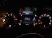 2023 Dodge Challenger SXT z VIN 2C3CDZGG5PH663048, wystawiony jako Copart lot #84412265 z przebiegiem 57 540 mil mil oraz Czysty tytuł • Clean title. Historia ofert i sprzedaży dostępna na DreamBid. Obrazek 9.