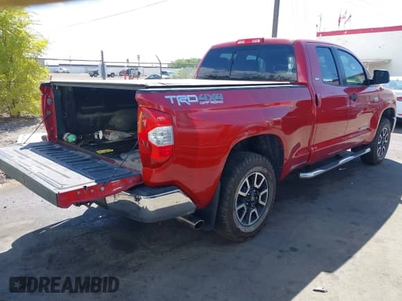2016 Toyota Tundra SR z VIN 5TFUY5F18GX577187, wystawiony jako IAAI lot #43048514 z przebiegiem 153 302 mil mil oraz . Historia ofert i sprzedaży dostępna na DreamBid. Obrazek 4.