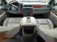 2008 Chevrolet Tahoe с VIN 1GNFK13528R216271, выставлен на аукционе Copart как лот 56309915 с пробегом 146 304 миль миль и Списание • Salvage title. История ставок и продаж доступна на DreamBid. Изображение 8.