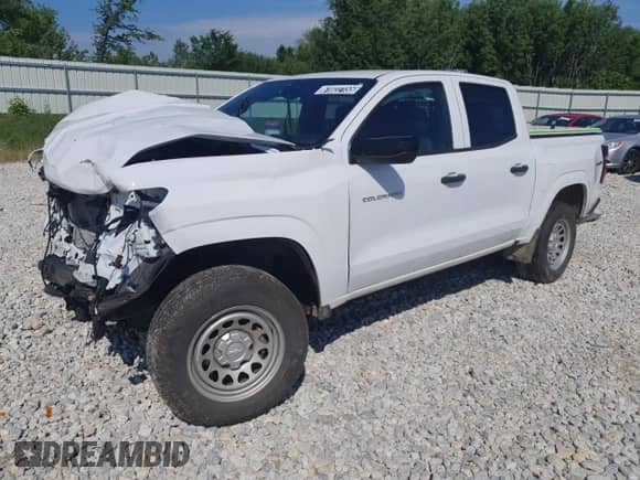 2023 Chevrolet Colorado 4WD Work Truck z VIN 1GCGTBEC5P1205094, wystawiony jako Copart lot #61022155 z przebiegiem 11 174 mil mil oraz Czysty tytuł • Clean title. Historia ofert i sprzedaży dostępna na DreamBid. Obrazek 1.