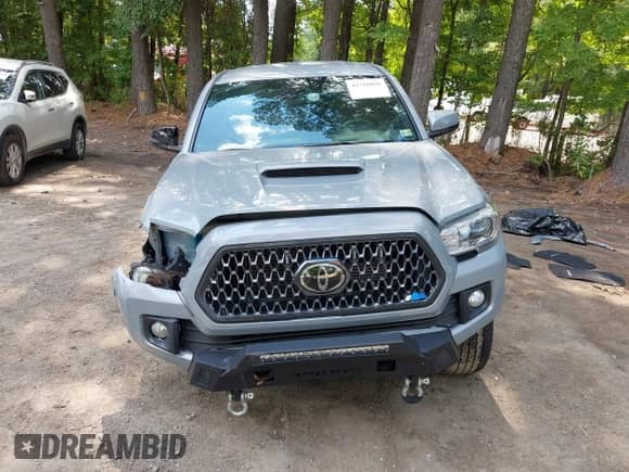2019 Toyota Tacoma SR5 z VIN 3TMAZ5CN1KM113843, wystawiony jako IAAI lot #42716836 z przebiegiem 43 164 mil mil oraz . Historia ofert i sprzedaży dostępna na DreamBid. Obrazek 12.