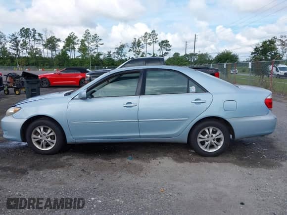 2005 Toyota Camry LE with VIN 4T1BF32K85U614474, listed as a IAAI auction lot 43214106 with 206,450 mi miles and . Bid and sale history available at DreamBid. Image 14.