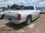 1994 Dodge 1500 z VIN 1B7HC16YXRS728049, wystawiony jako IAAI lot #42449949 z przebiegiem 132 493 mil mil oraz . Historia ofert i sprzedaży dostępna na DreamBid. Obrazek 4.