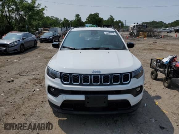 2024 Jeep Compass Latitude Lux с VIN 3C4NJDFN5RT150215, выставлен на аукционе Copart как лот 59351175 с пробегом 11 295 миль миль и Списание • Salvage title. История ставок и продаж доступна на DreamBid. Изображение 5.