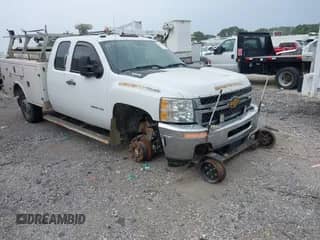 2012 Chevrolet Silverado 2500HD z VIN 1GB2KVCG2CZ253544, wystawiony jako IAAI lot #42990352 z przebiegiem 334 578 mil mil oraz . Historia ofert i sprzedaży dostępna na DreamBid. Obrazek 1.