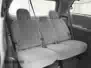 2015 Toyota Sienna LE z VIN 5TDKK3DC8FS596022, wystawiony jako IAAI lot #43447955 z przebiegiem 81 034 mil mil oraz . Historia ofert i sprzedaży dostępna na DreamBid. Obrazek 17.