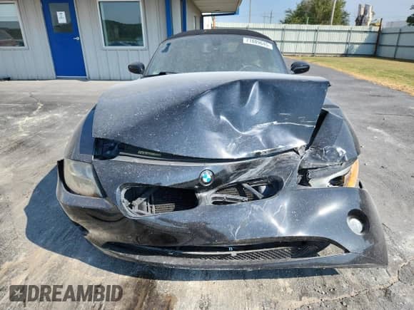 2003 BMW Z4 2.5i z VIN 4USBT33413LR60098, wystawiony jako Copart lot #71809645 z przebiegiem 93 641 mil mil oraz Szkoda całkowita • Salvage title. Historia ofert i sprzedaży dostępna na DreamBid. Obrazek 5.
