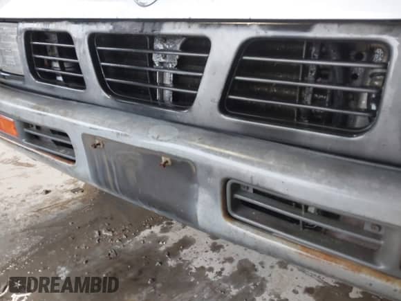 1993 Nissan Frontier z VIN 1N6SD11S7PC323101, wystawiony jako IAAI lot #41515027 z przebiegiem 178 818 mil mil oraz . Historia ofert i sprzedaży dostępna na DreamBid. Obrazek 13.