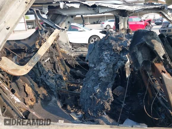 2017 Land Rover Discovery HSE with VIN SALRRBBV9HA015208, listed as a IAAI auction lot 43082968 with Not provided miles and . Bid and sale history available at DreamBid. Image 8.