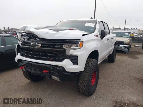 2024 Chevrolet Silverado 1500 LT Trail Boss z VIN 3GCUDFE81RG231196, wystawiony jako IAAI lot #41242013 z przebiegiem 14 747 mil mil oraz . Historia ofert i sprzedaży dostępna na DreamBid. Obrazek 17.