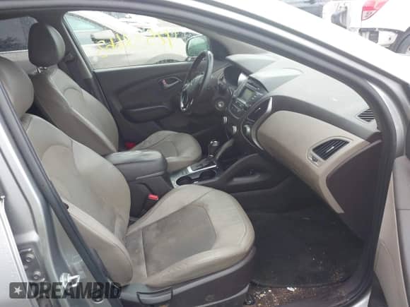 2015 Hyundai Tucson Limited с VIN KM8JU3AG5FU961745, выставлен на аукционе IAAI как лот 42538663 с пробегом 117 902 миль миль и . История ставок и продаж доступна на DreamBid. Изображение 5.