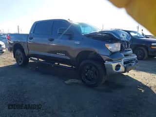 2012 Toyota Tundra с VIN 5TFDY5F1XCX240854, выставлен на аукционе IAAI как лот 41445029 с пробегом 89 897 миль миль и . История ставок и продаж доступна на DreamBid. Изображение 1.