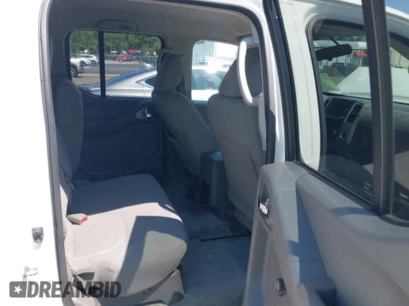 2018 Nissan Frontier SV z VIN 1N6AD0EV0JN756023, wystawiony jako IAAI lot #43083147 z przebiegiem 106 368 mil mil oraz . Historia ofert i sprzedaży dostępna na DreamBid. Obrazek 8.